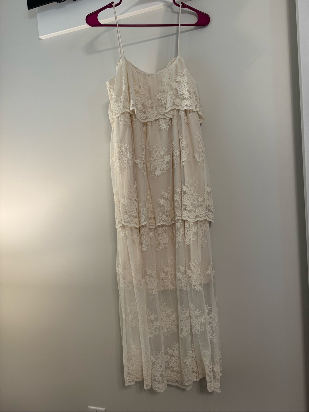 Storia Cream Lace Tiered Spaghetti-Strap Maxi Dress